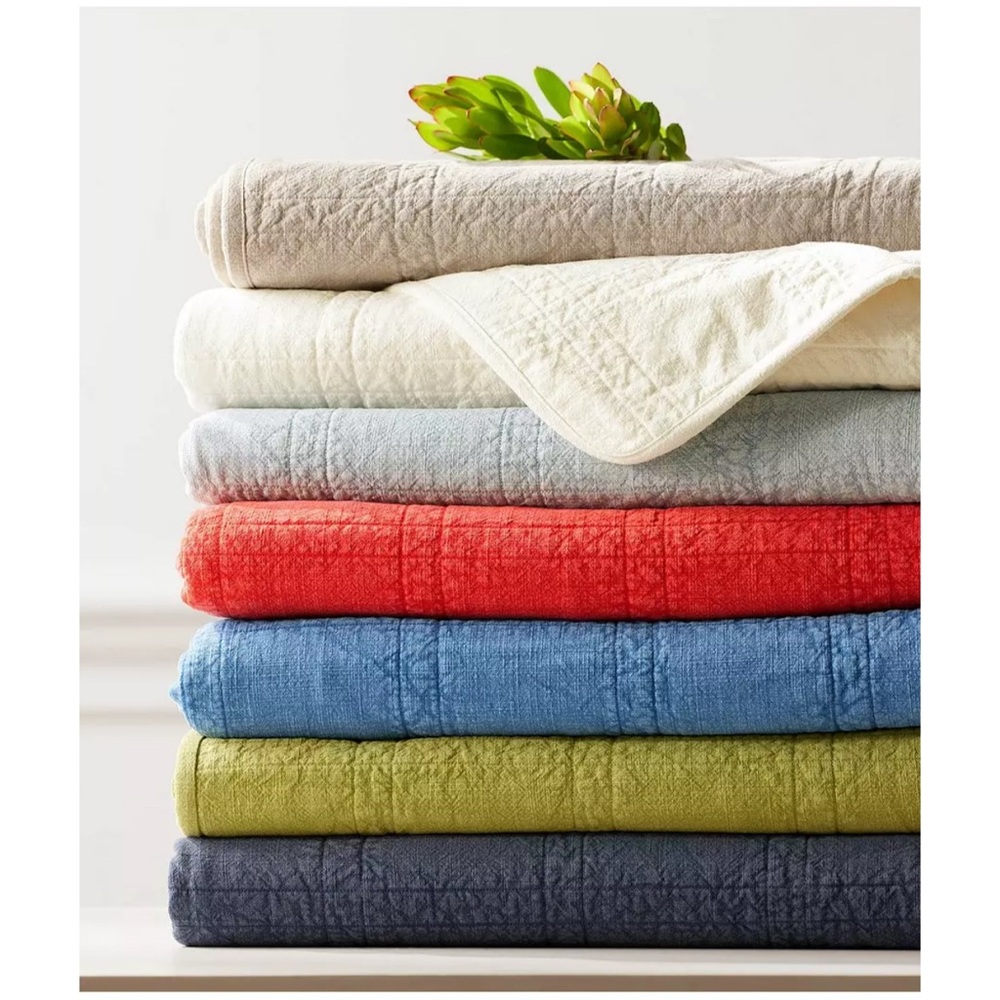 LAST ONE!!!!  Beach House velvet quilted throw NWT